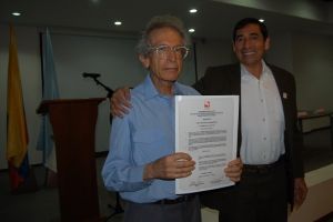 El anterior director del Herbario CUVC Philip Silverstone Sopkin con el secretario general Luis Carlos Castillo G&oacute;mez