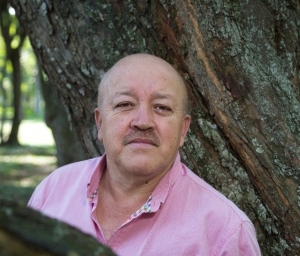 Docente de literatura gana premio internacional