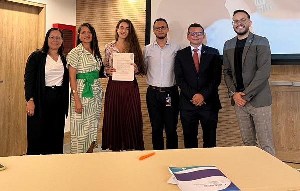 Docente jubilada de Salud, ganadora de Premio CIDESCO 2023