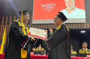 Doctorado Honoris Causa en Literatura para el escritor vallecaucano Julio Cesar Londo&ntilde;o