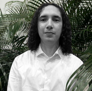 Egresado, uno de los cinco ganadores de concurso de microrelatos