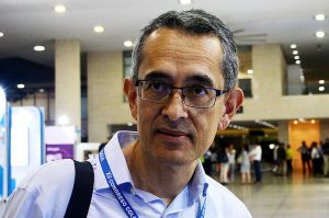 "El Zika es m&aacute;s grave que el dengue y el chikungunya": neur&oacute;logo Carlos Pardo