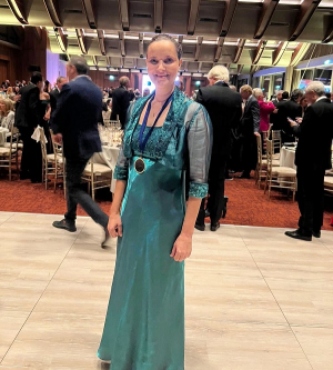 Egresada se posesiona como presidente de la Sociedad Internacional de Cirug&iacute;a Pl&aacute;stica Est&eacute;tica