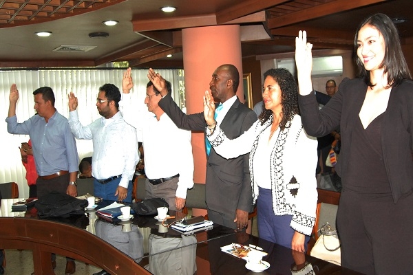 Se posesionan docentes de las sedes regionales