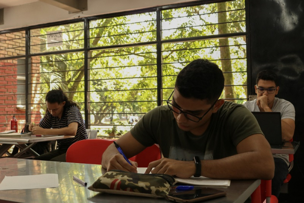 Formaci&oacute;n integral y de excelencia: 10 a&ntilde;os de la Pol&iacute;tica Curricular de Univalle