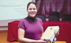 Cum Laude para tesis de doctorado de egresada