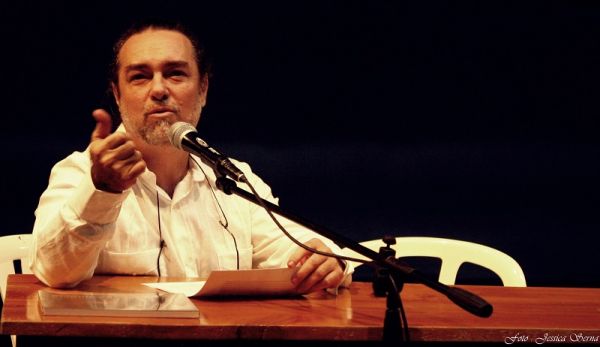 Profesor de Univalle gana Concurso de Ensayo Teatral en Argentina