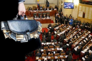 Consecuencias de elegir un pol&iacute;tico con dineros privados