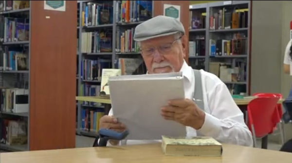 Al acercarse a 100 a&ntilde;os recibe t&iacute;tulo como doctor