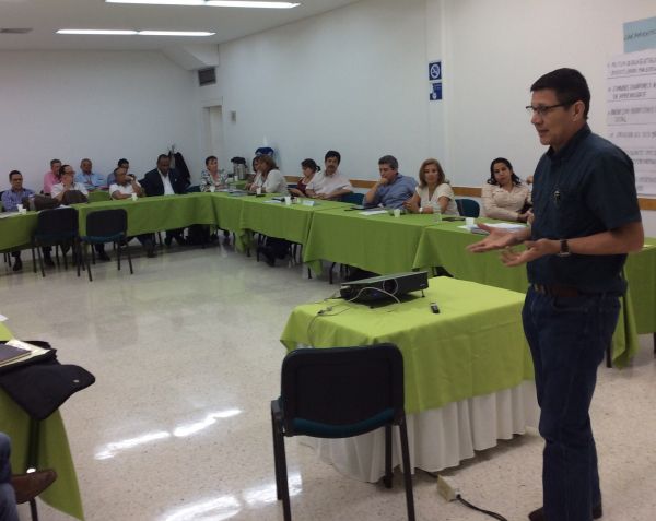 Equipo directivo de la Universidad analiz&oacute; primeros seis meses de gesti&oacute;n