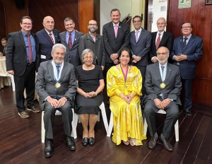Academia de Medicina del Valle distingue a docentes de Salud