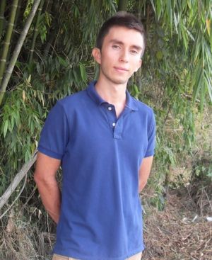 Becado para estudiar y restaurar arrecifes de coral