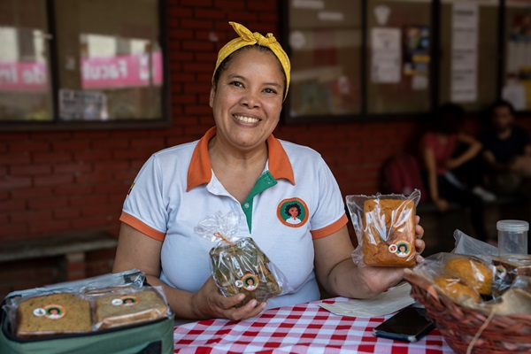 J&oacute;venes campesinos quieren competir con McDonald&rsquo;s
