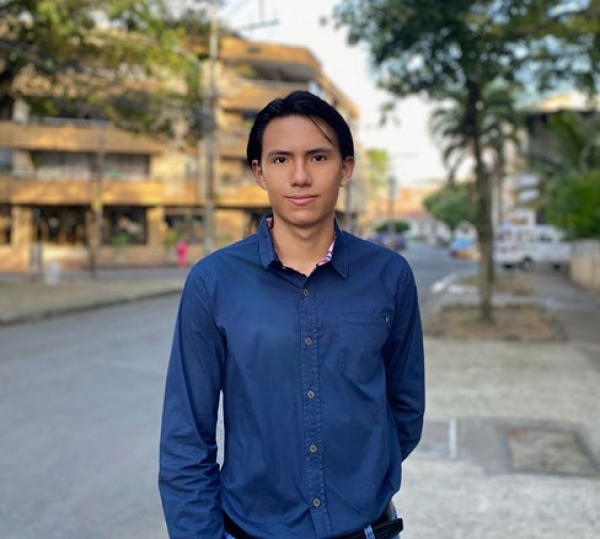 Estudiante de Facultad de Administraci&oacute;n gana beca PILA