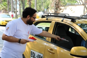 Con una rosa blanca funcionarios de Univalle desagravian a la ciudad