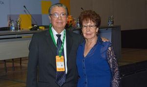 Reconocimiento a docente de Escuela de Medicina