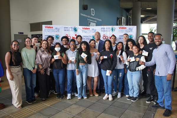 Univalle y Gobernaci&oacute;n entregan apoyo de movilidad a m&aacute;s de 2 mil estudiantes de la Sede Cali