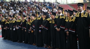 Univalle entreg&oacute; m&aacute;s de mil t&iacute;tulos en ceremonia solemne