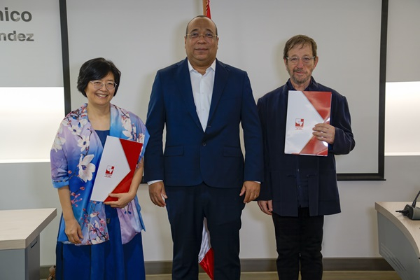 Un reconocimiento a una trayectoria de creaci&oacute;n teatral y gesti&oacute;n cultural