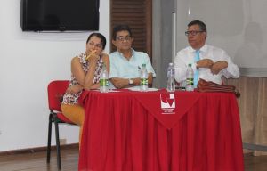 Acad&eacute;micos hablan de un pa&iacute;s en transici&oacute;n