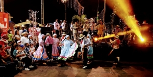 Gran velada art&iacute;stica en la Loma de la Cruz