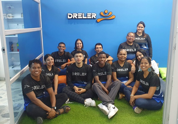 Compa&ntilde;&iacute;a con sello Univalle recibe patente