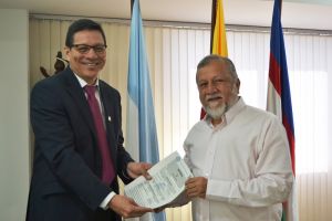 Esquina latina adquiere sede propia