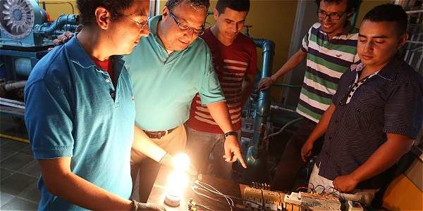 El invento colombiano que puede generar luz para 20 casas