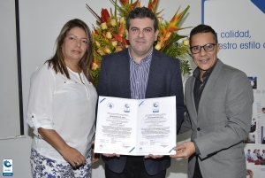 ICONTEC entrega certificados a la Universidad