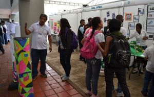 Ni&ntilde;os y j&oacute;venes tambi&eacute;n investigan