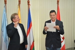 Se posesiona nuevo vicerrector de investigaciones