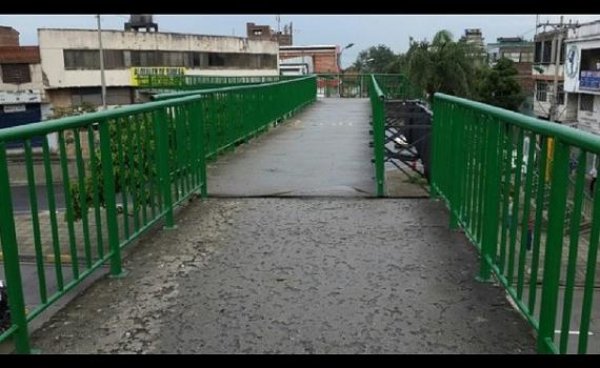 Recomiendan vigilancia a puentes peatonales en Cali
