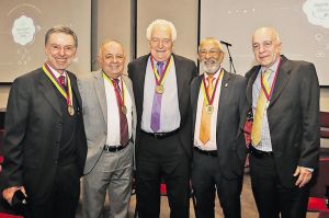 Nueve investigadores del Valle fueron condecorados por Colciencias