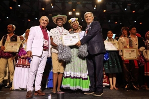 Carmen L&oacute;pez triunfa en su gira internacional