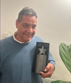 El mejor profesional de salud 2023 en el Reino Unido es de Univalle