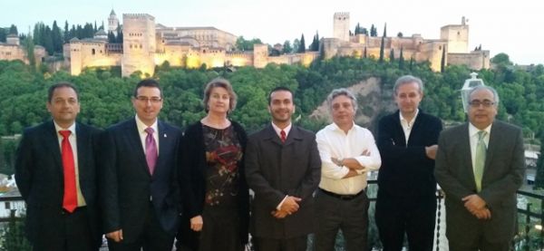 Cum laude para tesis doctoral de docente