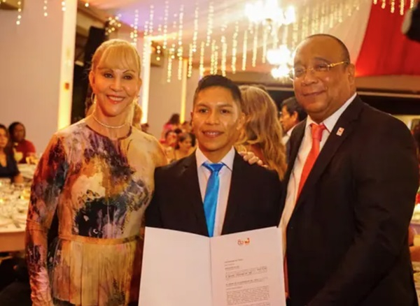 Universidad del Valle hizo importante reconocimiento a 80 de sus egresados