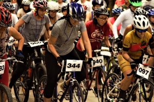 Entrega de bicicletas en el d&iacute;a de No Carro No moto