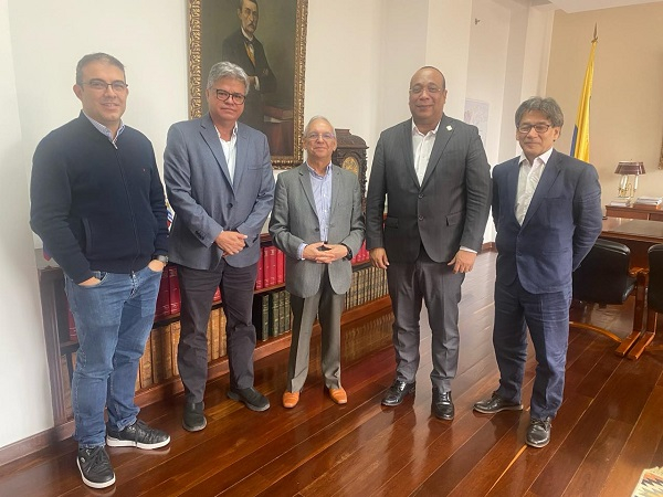 Rector propone revisi&oacute;n de fondo pensional a Minhacienda