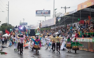 Lluvia de aplausos para Univalle en Carnaval de Cali Viejo