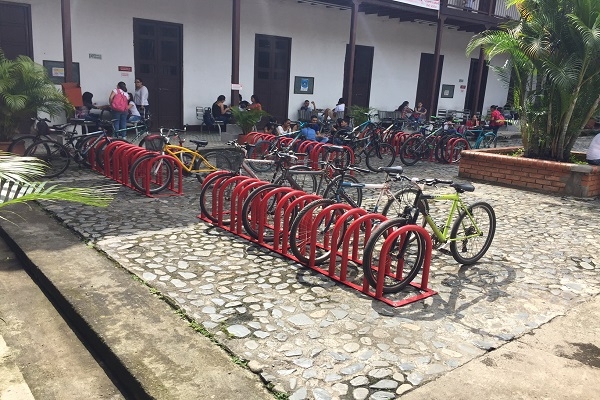 Universidad instala 34 biciparqueaderos en sedes regionales