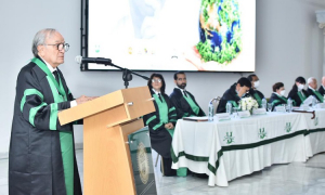 Universidad Sim&oacute;n Bol&iacute;var entreg&oacute; honoris causa a Gardeaz&aacute;bal
