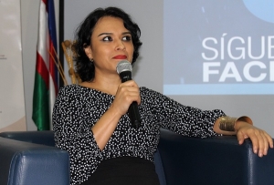 La poes&iacute;a de Luc&iacute;a Estrada