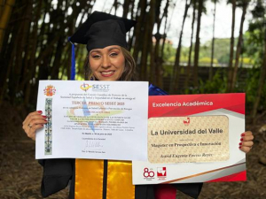 Egresada recibe reconocimiento internacional en Seguridad y Salud en el Trabajo